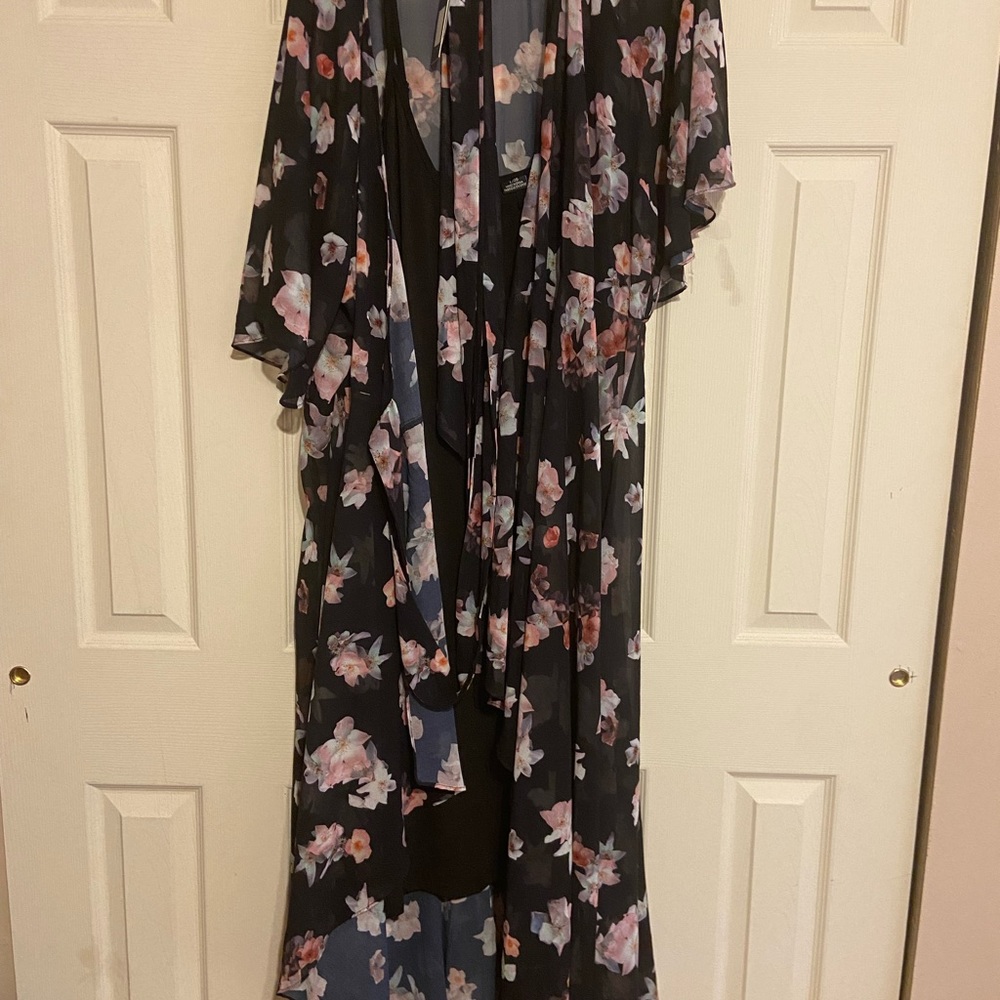 Dress - Picture 3 of 4